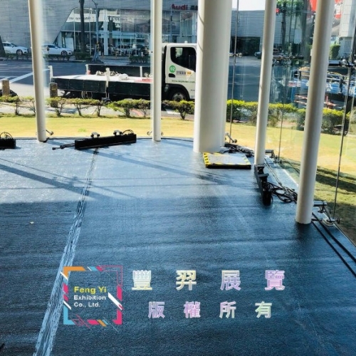 高雄左營-法拉利(黑色絨毛滿鋪)