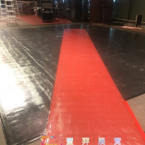 台中三越水舞廣場-地毯崁入造型