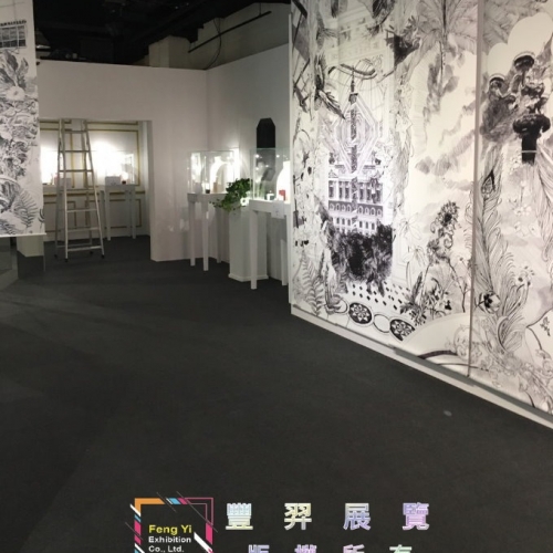 敦化南路二段精品店-威力絲揮桿草及淺灰地毯