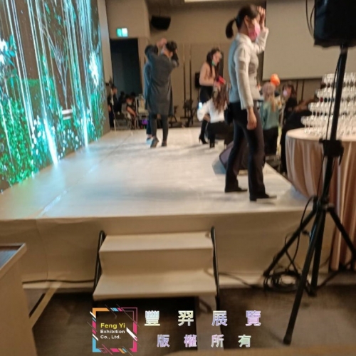 萬豪8樓-象牙白舞台及走道
