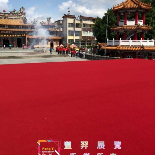 高雄內門紫竹寺-紅色圈毛地毯及海綿墊