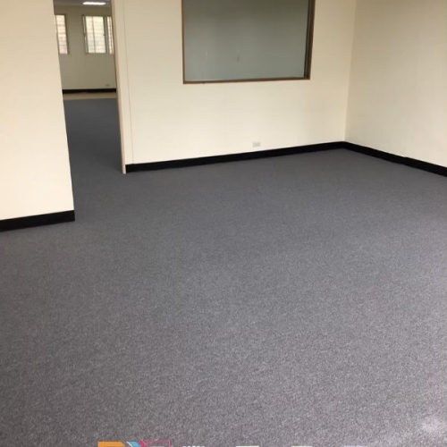 台北市永吉路辦公室灰色圈毛地毯滿鋪照片分享...