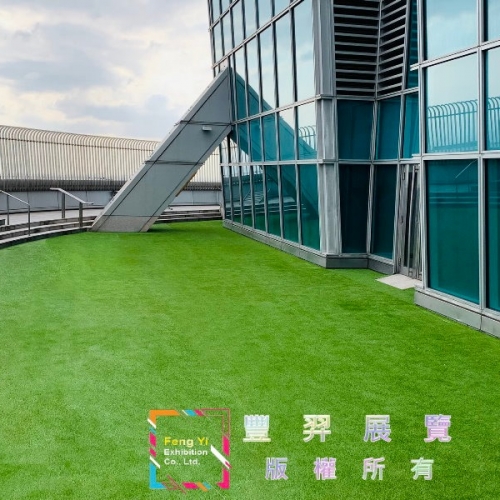 台北101觀景台91樓仿真草完工照片分享~水喔!!