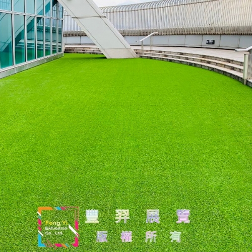 台北101觀景台91樓仿真草完工照片分享~水喔!!
