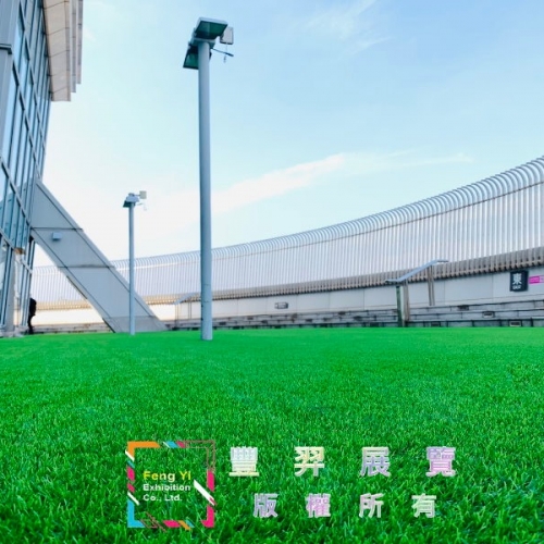 台北101觀景台91樓仿真草完工照片分享~水喔!!