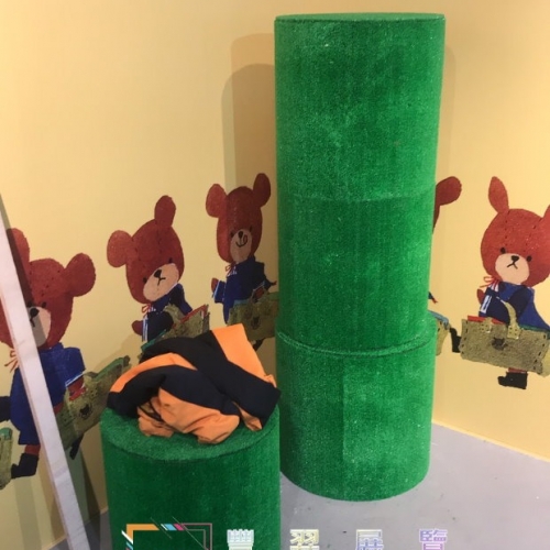 松菸4號倉小熊特展-人造草造型