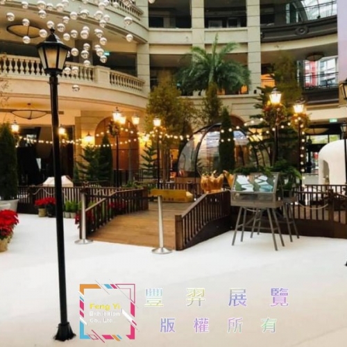 台北貴婦百貨中庭白色仿真草及地磚完工照片分享,白色雪景真美!!...