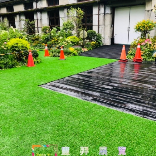 台北松山菸廠戶外露台人造草皮鋪設完工照片分享~...