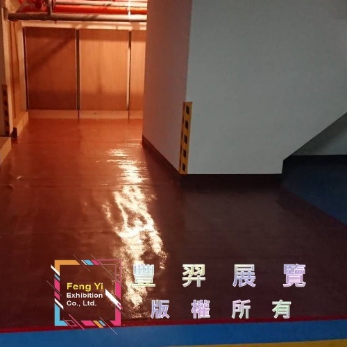 碧潭渡船頭停車場入口-鮮紅色不織布走道